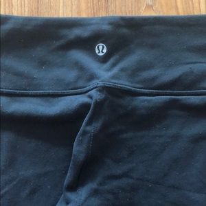 lululemon black capri